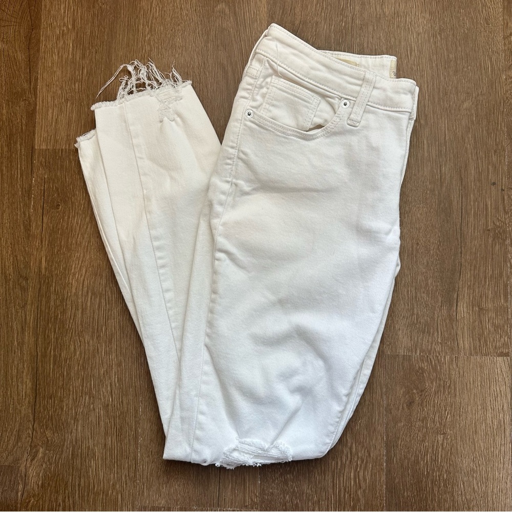 Universal Thread 🧵 Mid Rise Skinny Women's White Distressed Jeans